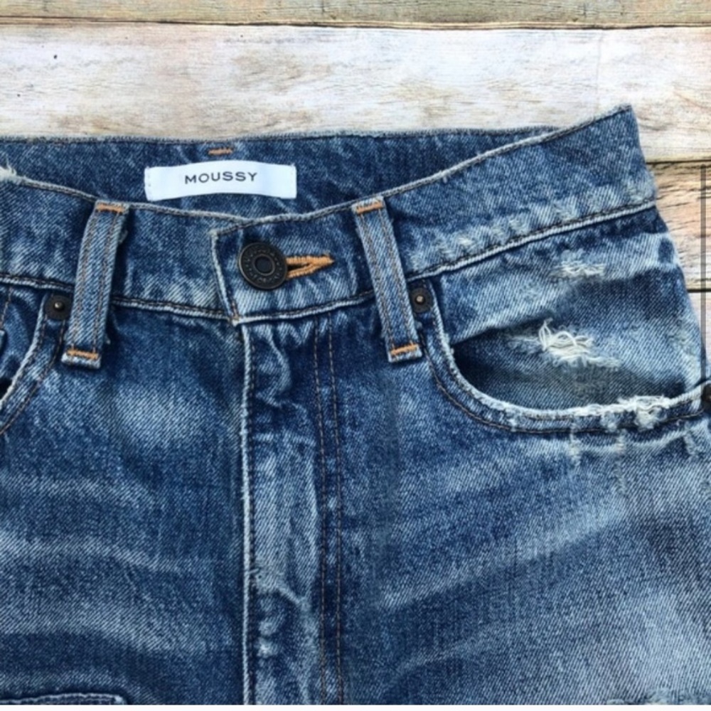 Moussy Distressed Patch Jeans - Picture 4 of 8